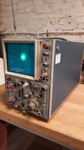 [P-20003] Oscilloscope D83